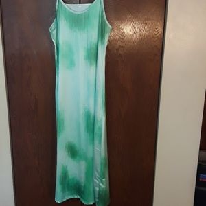 Nwot full length dress silky material